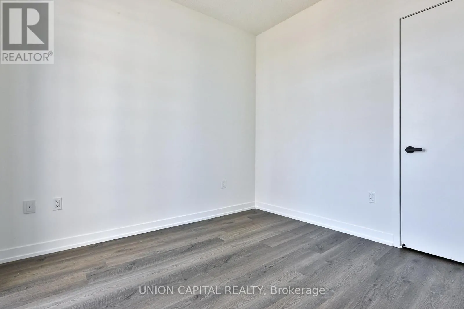 4615 - 195 COMMERCE STREET