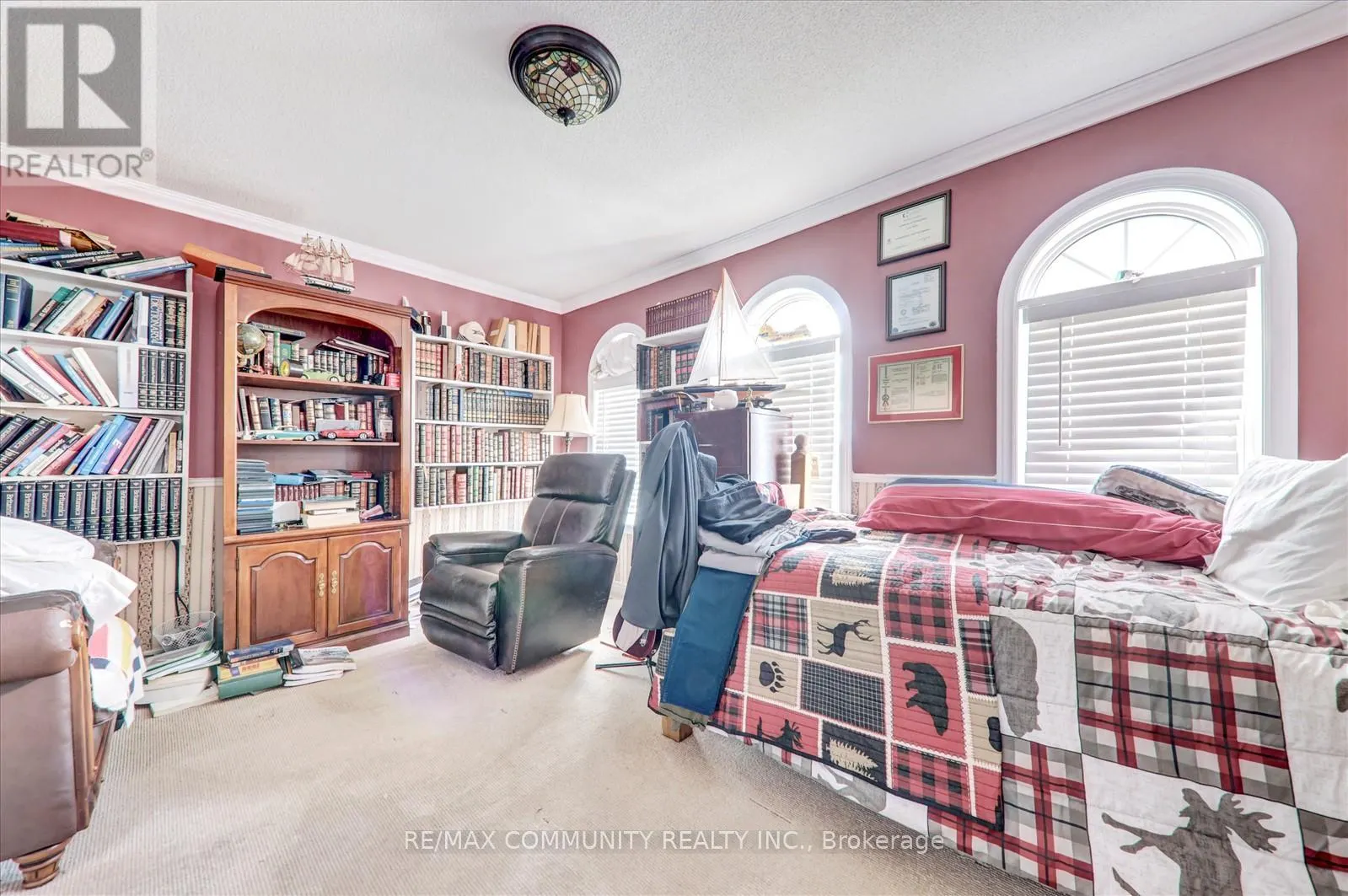 37 CONDARCURI CRESCENT