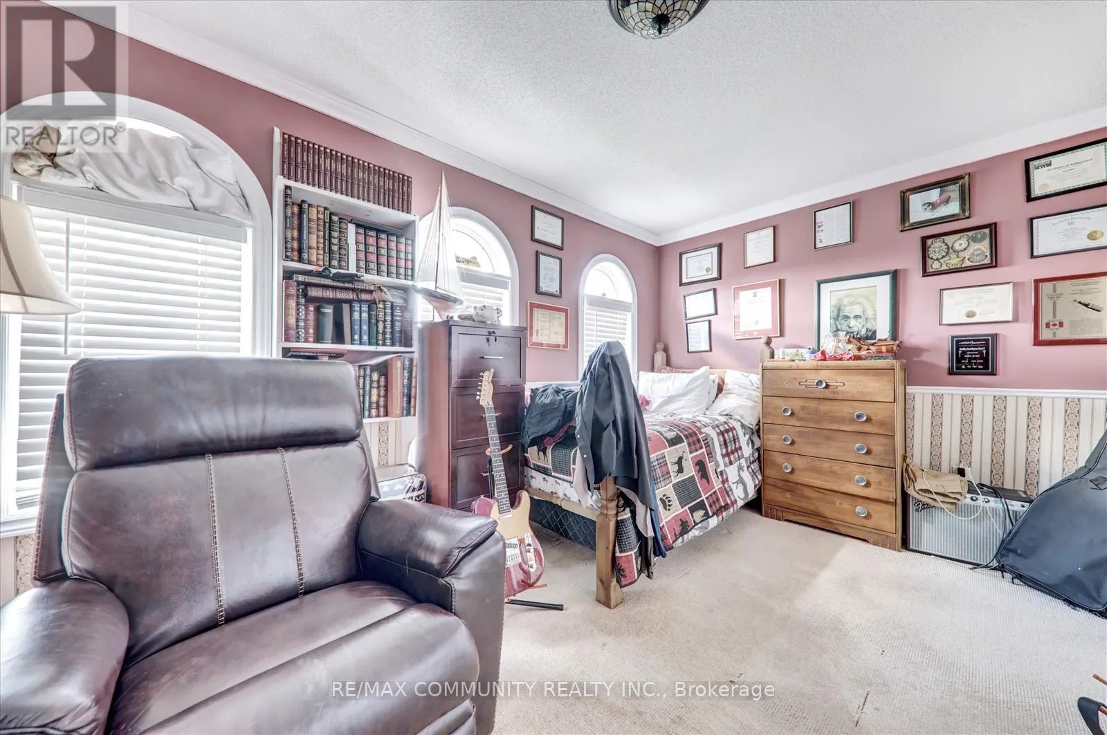 37 CONDARCURI CRESCENT