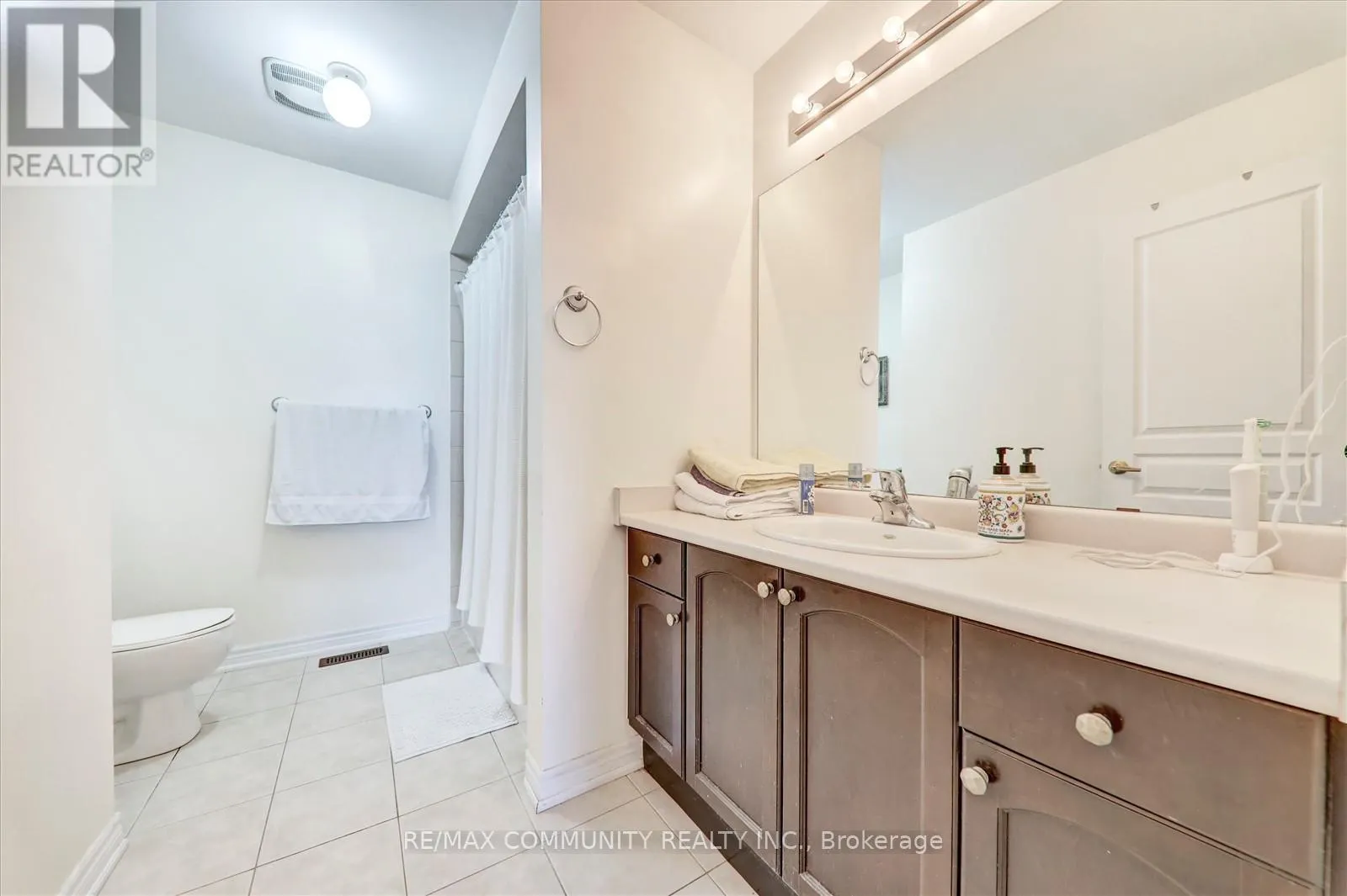 37 CONDARCURI CRESCENT