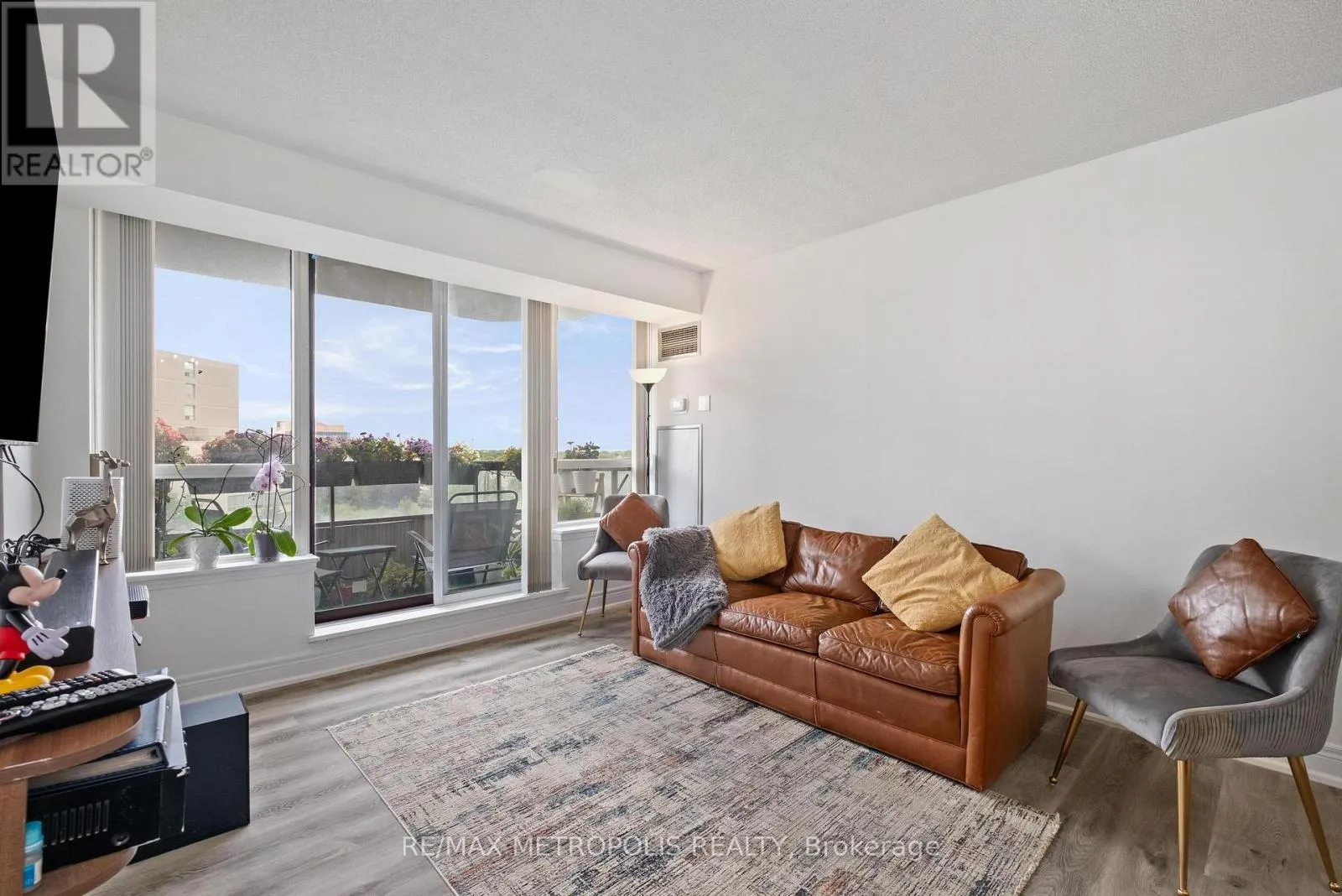 701 - 81 TOWNSGATE DRIVE