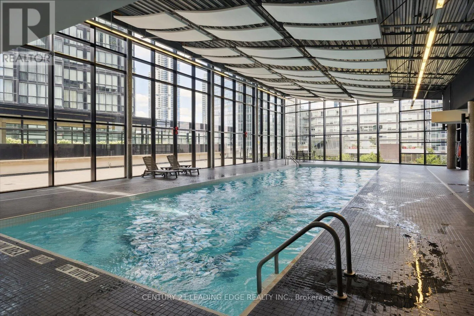 301 - 2910 HIGHWAY 7 ROAD W