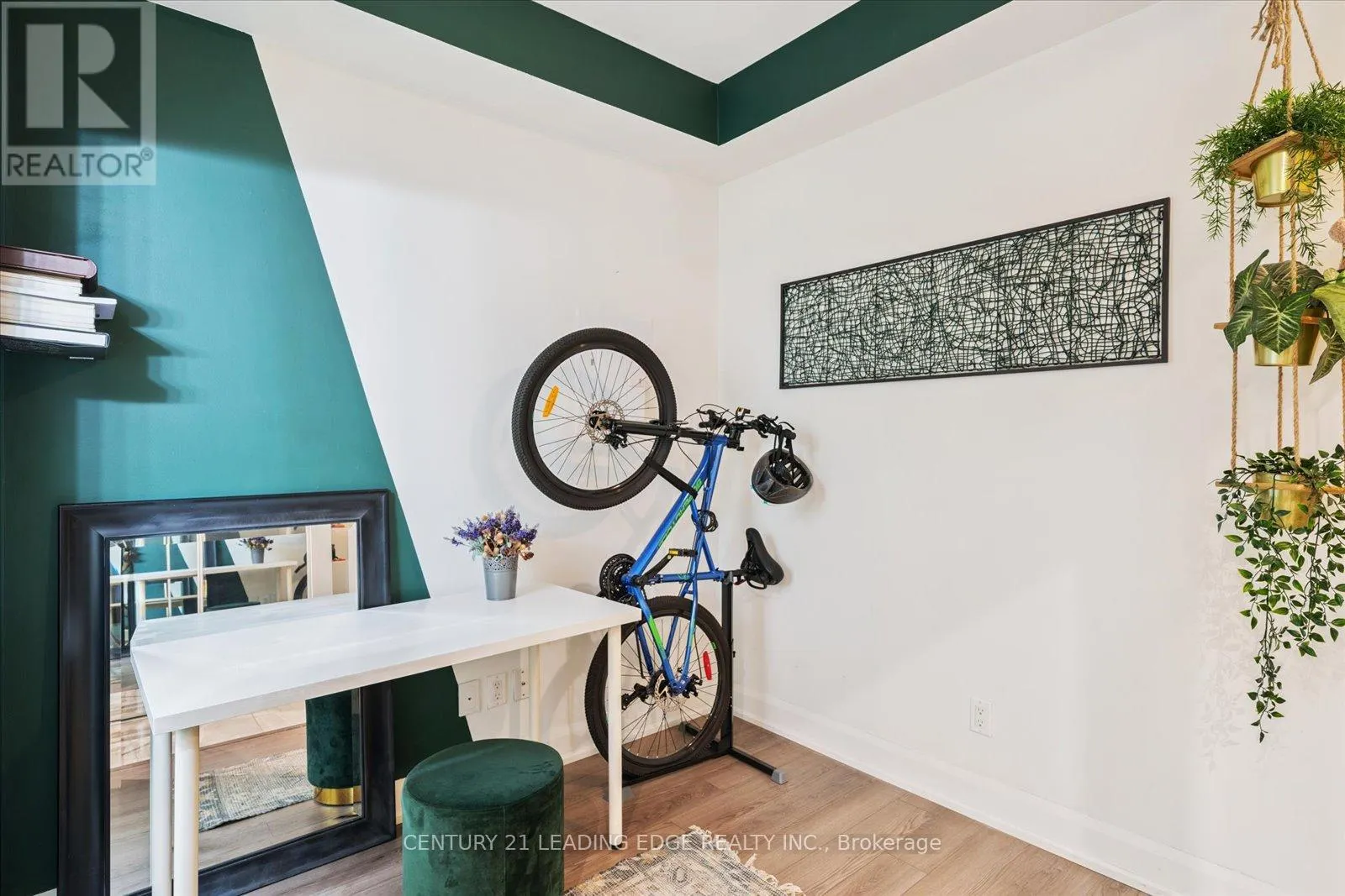 301 - 2910 HIGHWAY 7 ROAD W