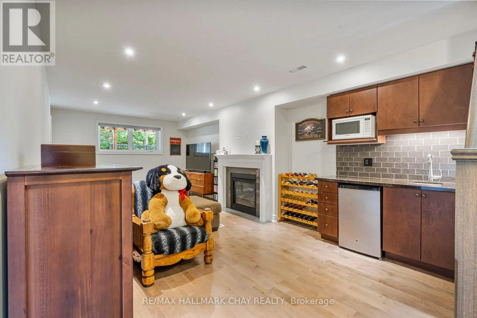 17 HILLCREST DRIVE