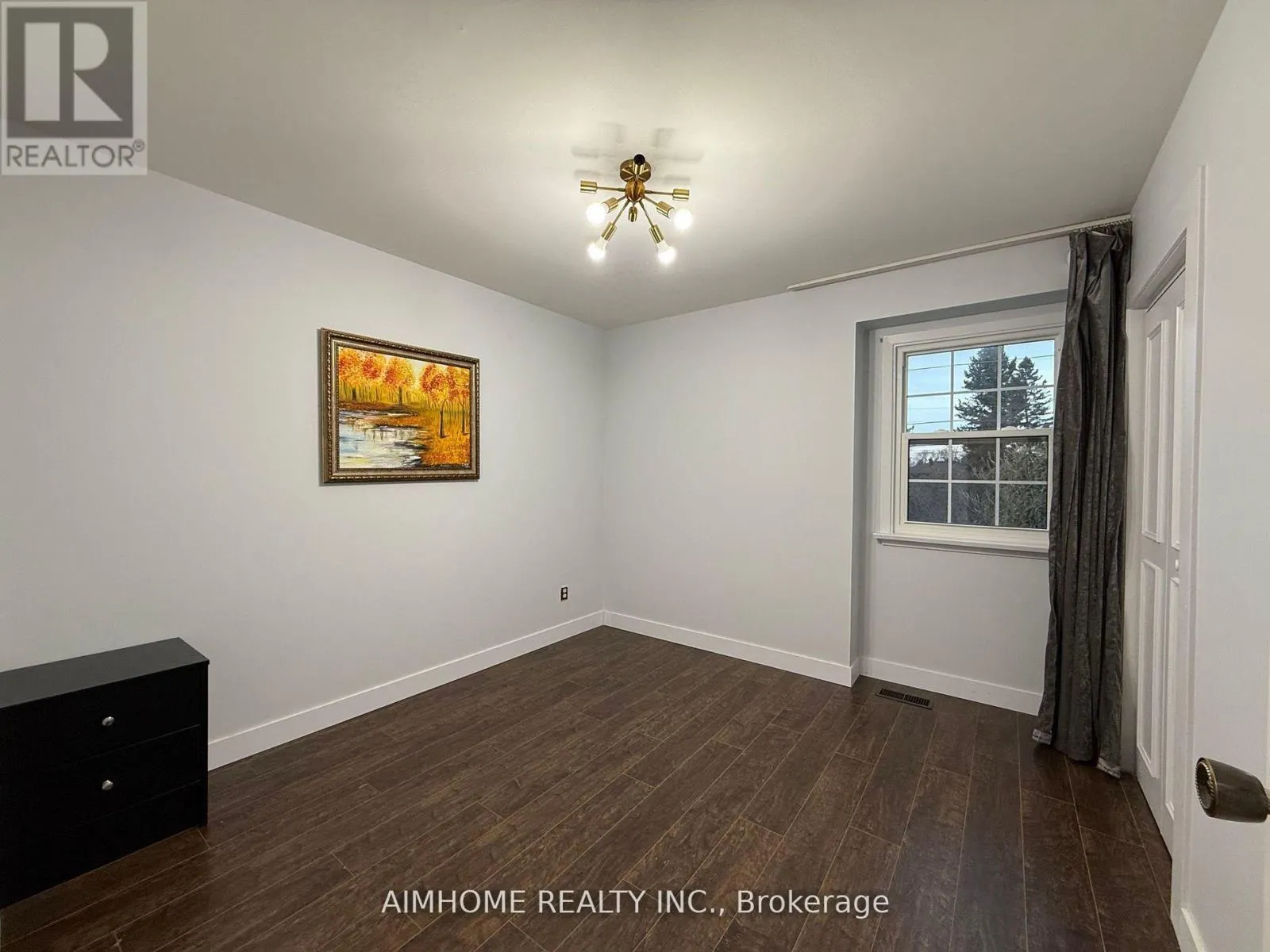 338 STEELES AVENUE E