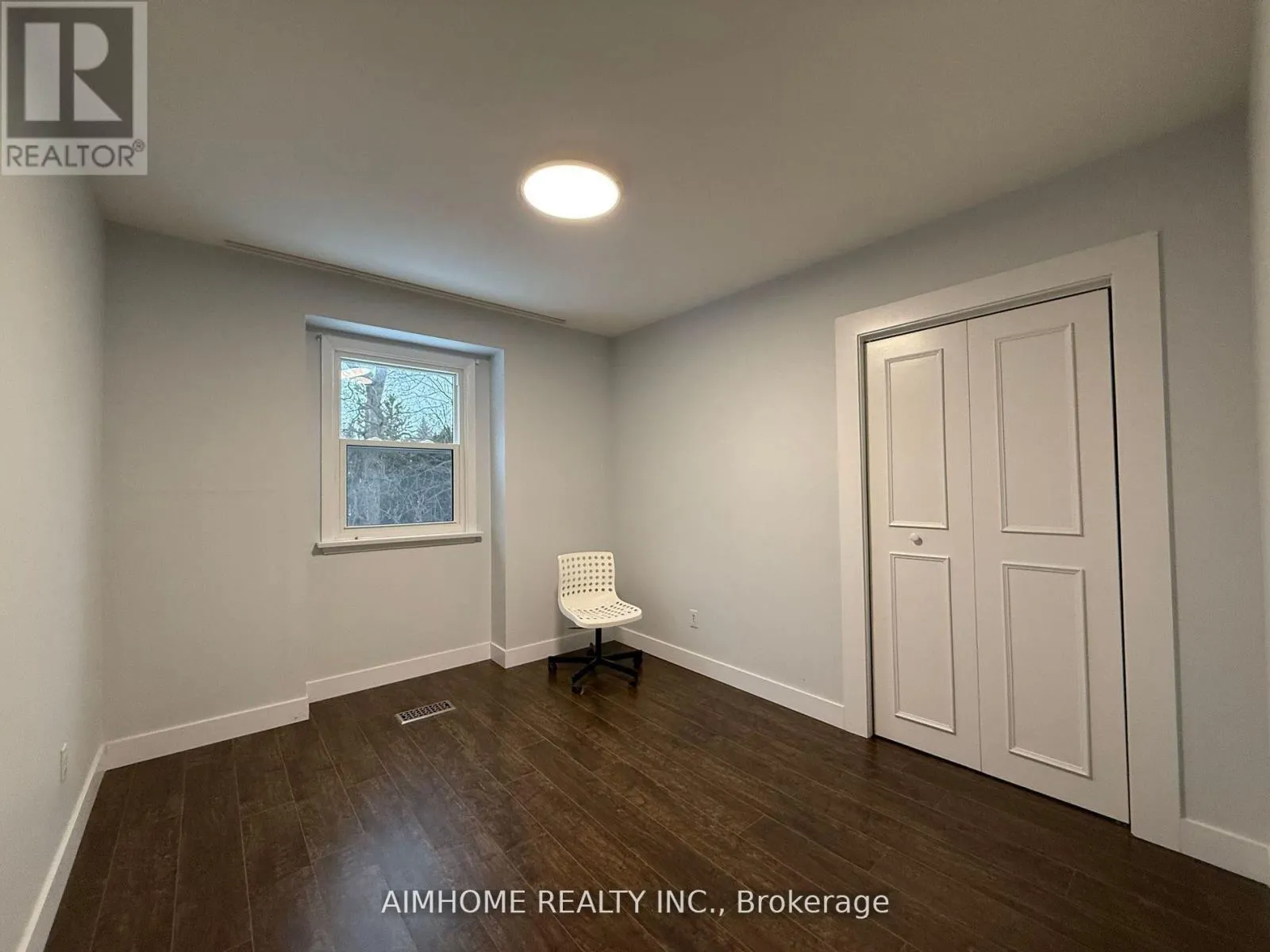338 STEELES AVENUE E