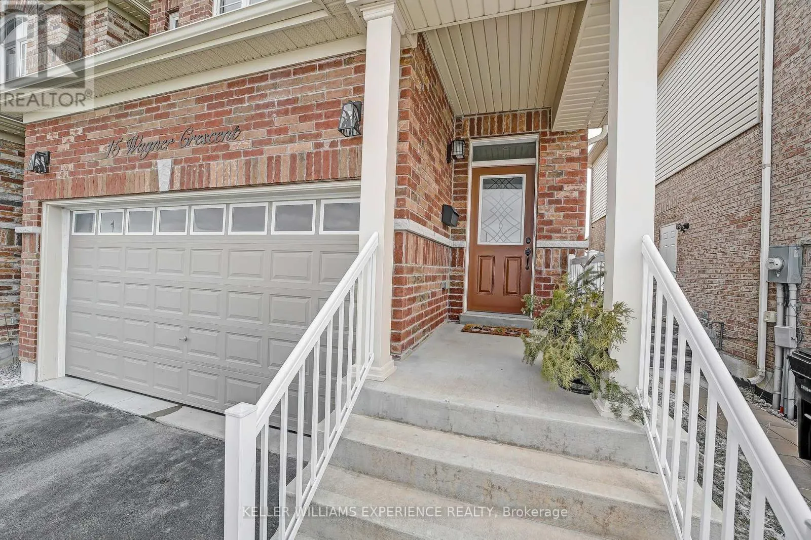 15 WAGNER CRESCENT