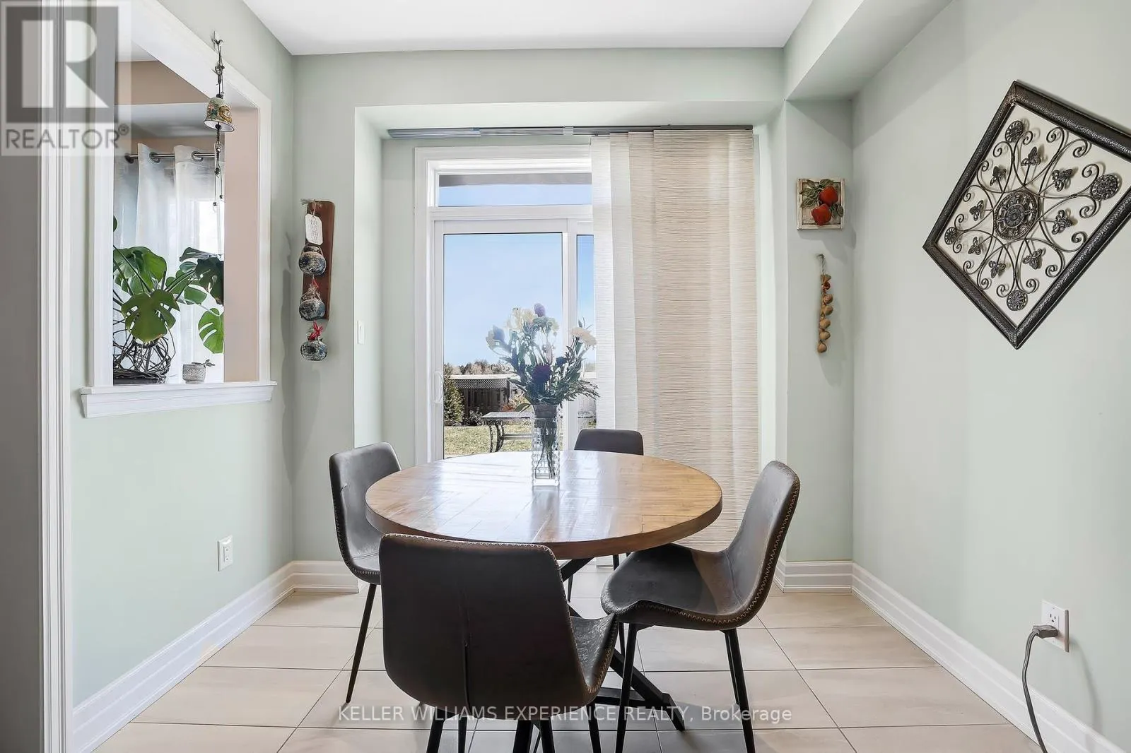 15 WAGNER CRESCENT
