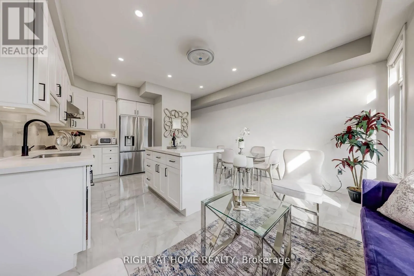 22 GARNEAU STREET