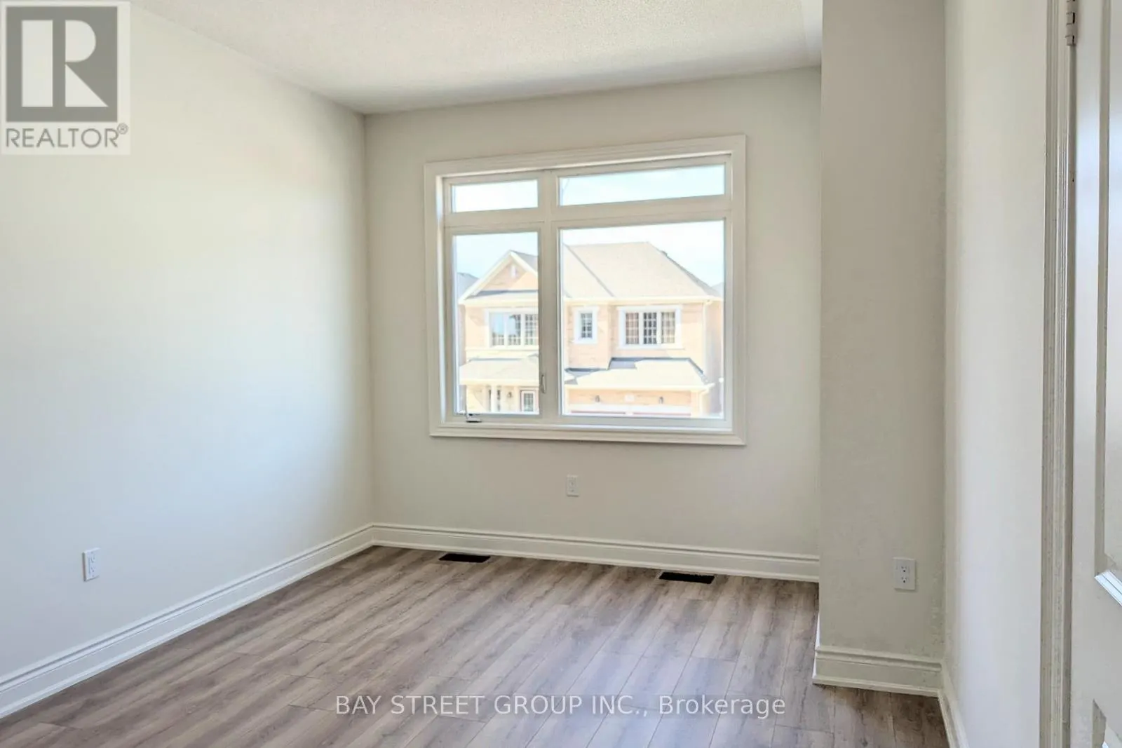 17 KENNETH APPLETON AVENUE