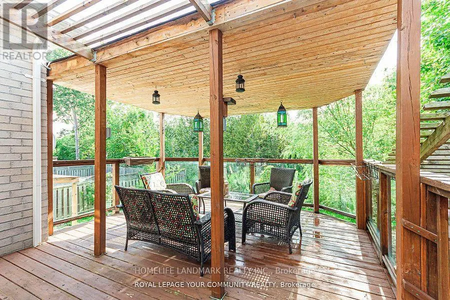 111 DEERWOOD CRESCENT
