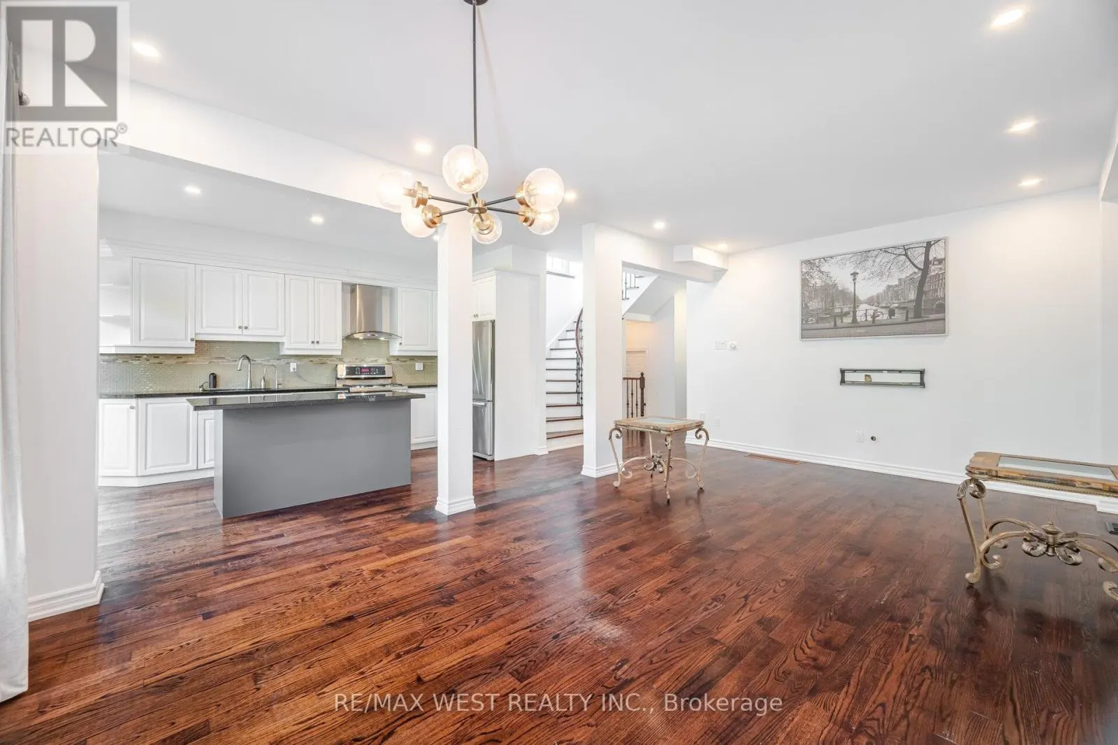 34 WILLOW TREE STREET