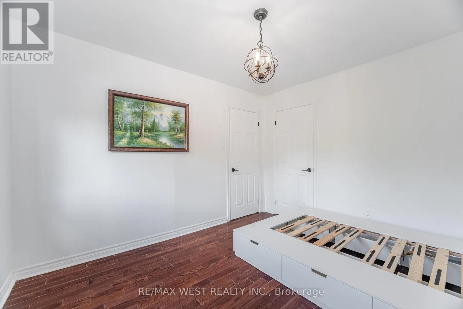 34 WILLOW TREE STREET