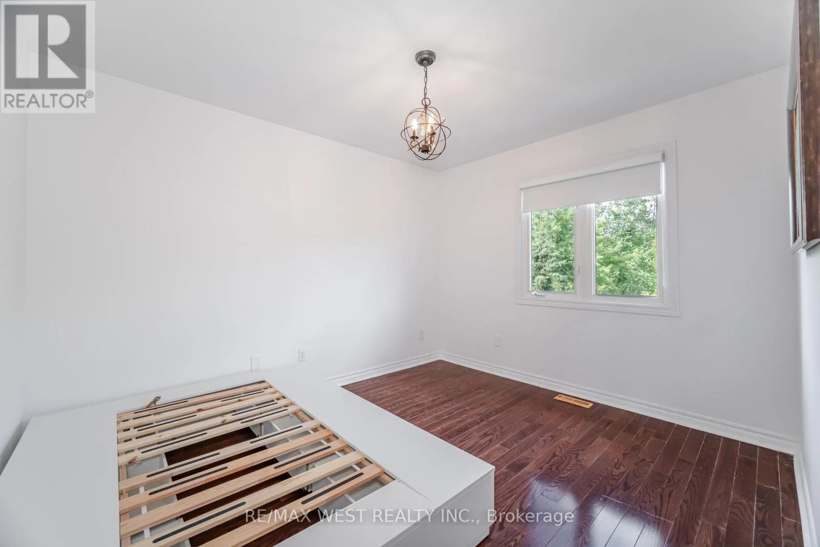 34 WILLOW TREE STREET