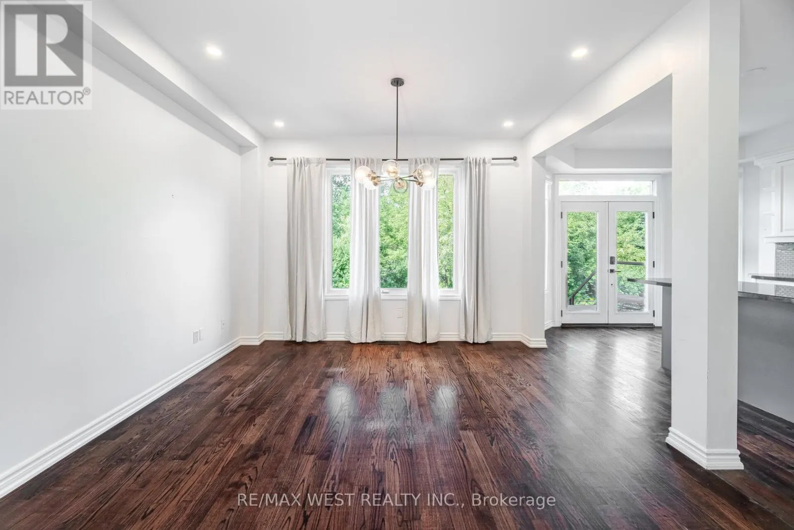 34 WILLOW TREE STREET