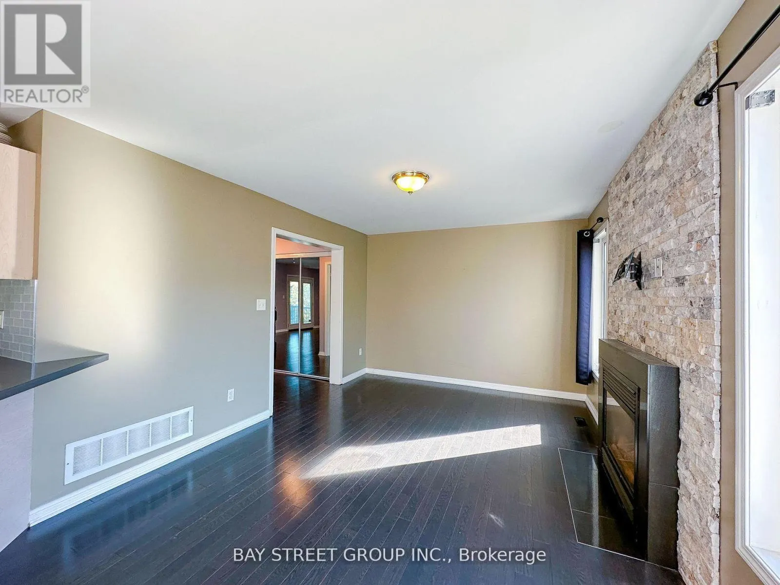 216 EQUATOR CRESCENT
