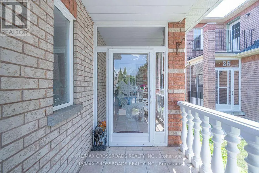 37 CLIFTON COURT