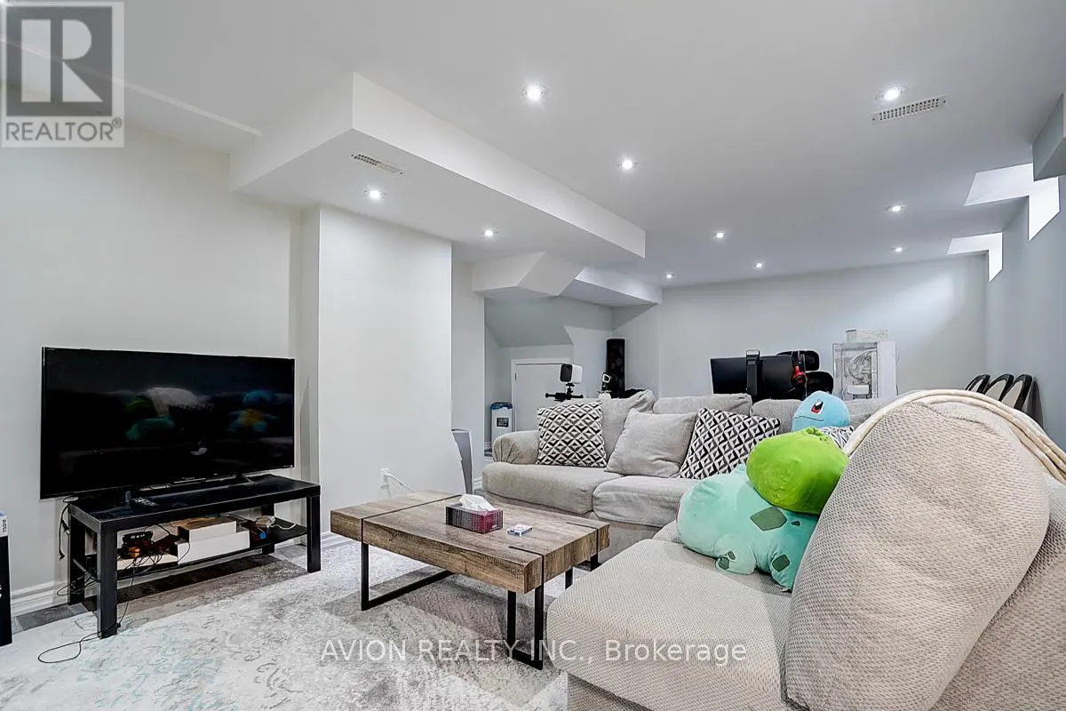 67 OAKFORD DRIVE