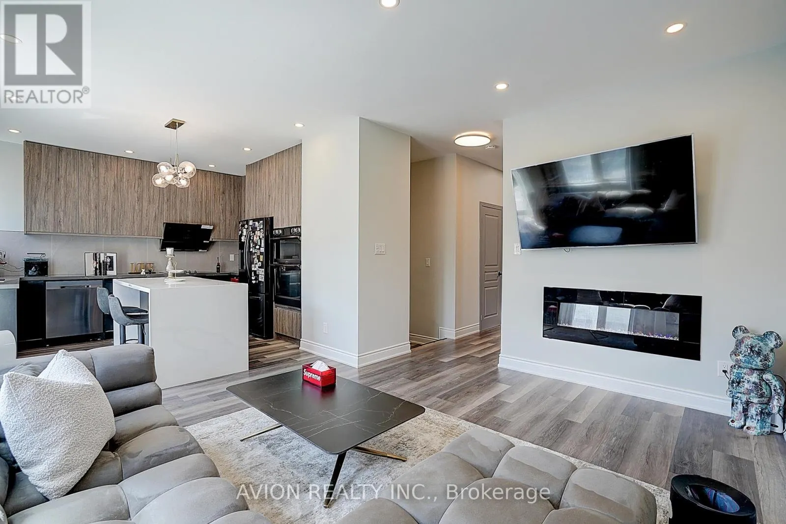 67 OAKFORD DRIVE