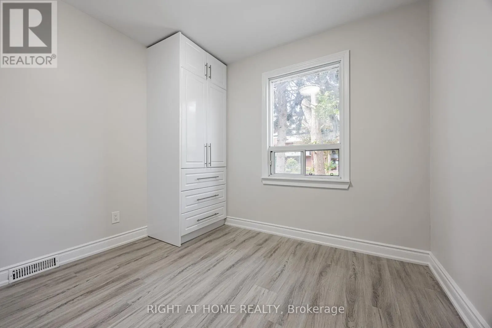 225 ESSEX- ENTIRE HOUSE AVENUE