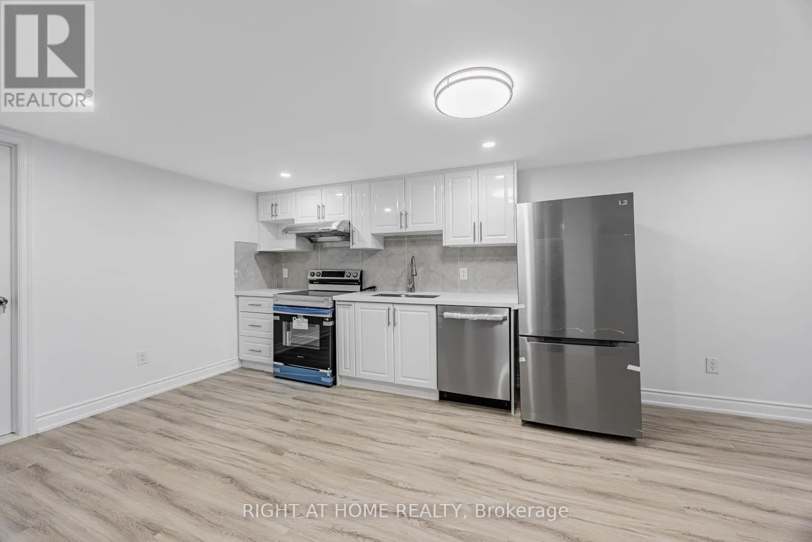 225 ESSEX- ENTIRE HOUSE AVENUE