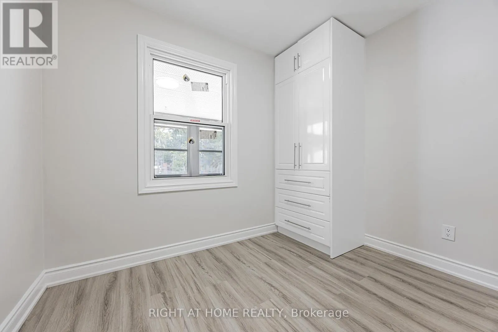 225 ESSEX- ENTIRE HOUSE AVENUE