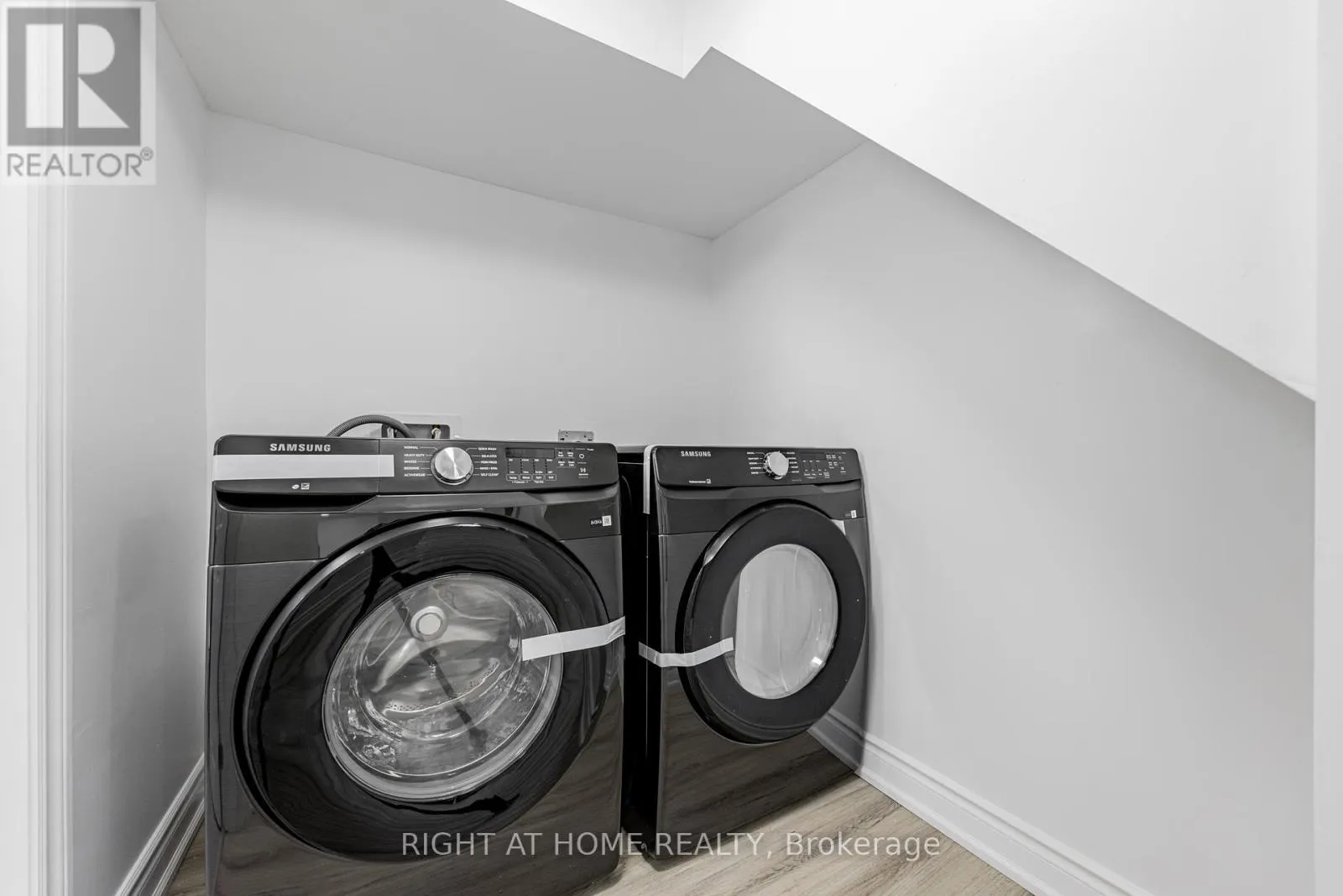 225 ESSEX- BASEMENT UNIT AVENUE