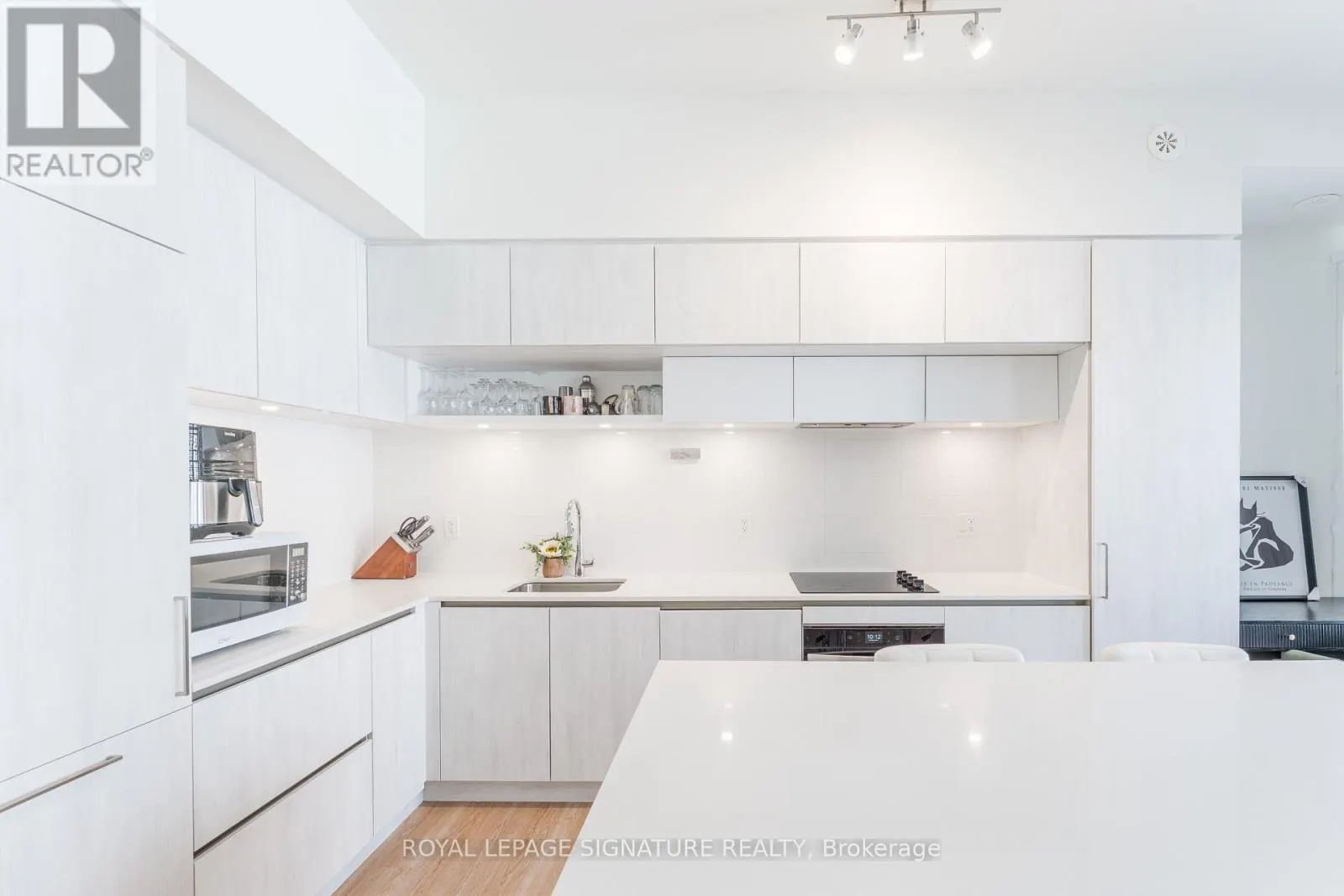 1007 - 14 DAVID EYER ROAD