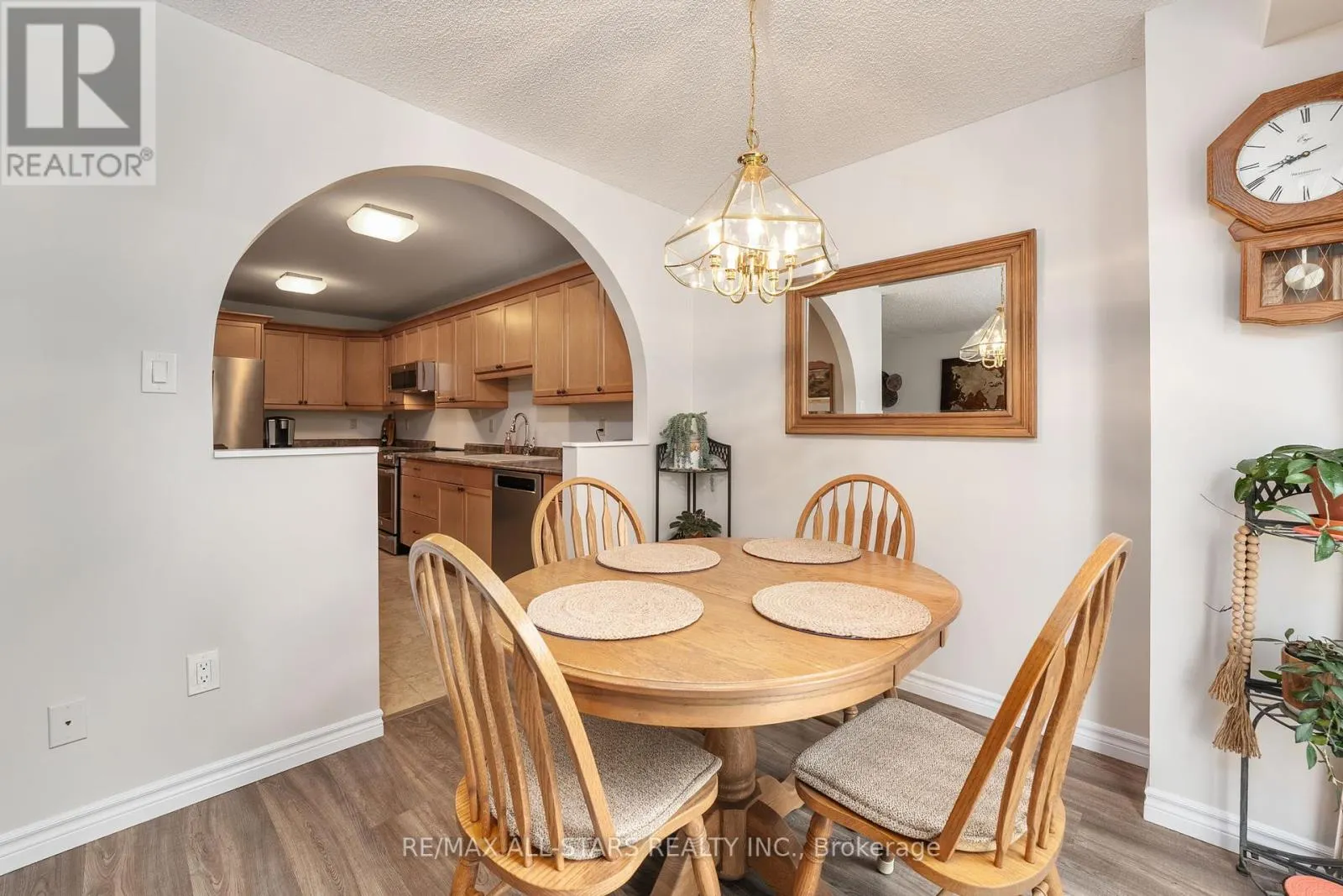 10 SKYBIRD LANE