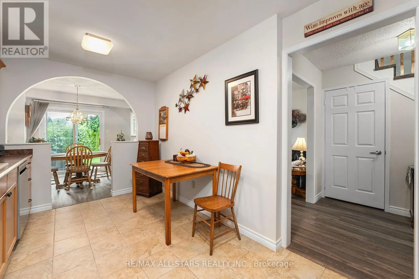 10 SKYBIRD LANE