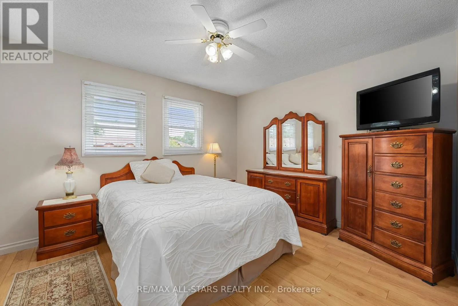 10 SKYBIRD LANE