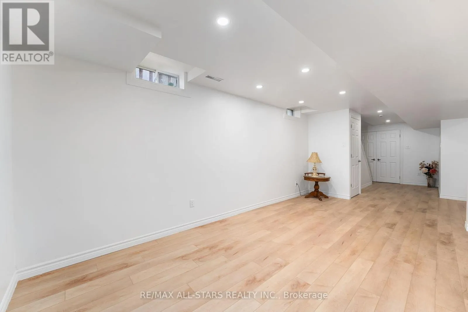 10 SKYBIRD LANE