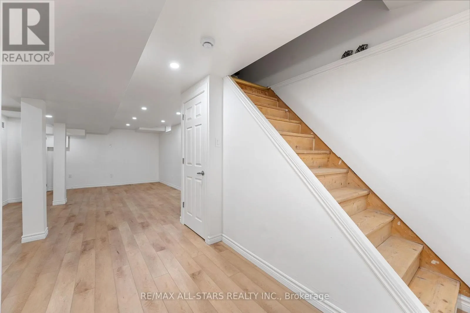10 SKYBIRD LANE