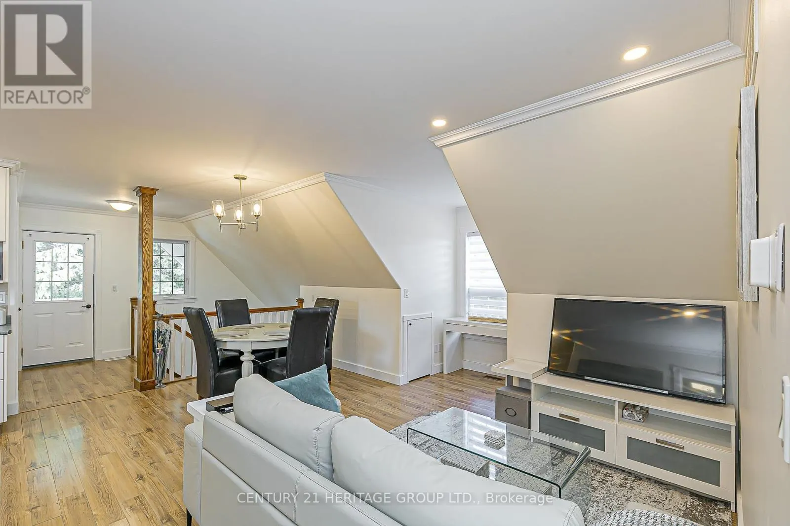 3471 MOUNT ALBERT ROAD
