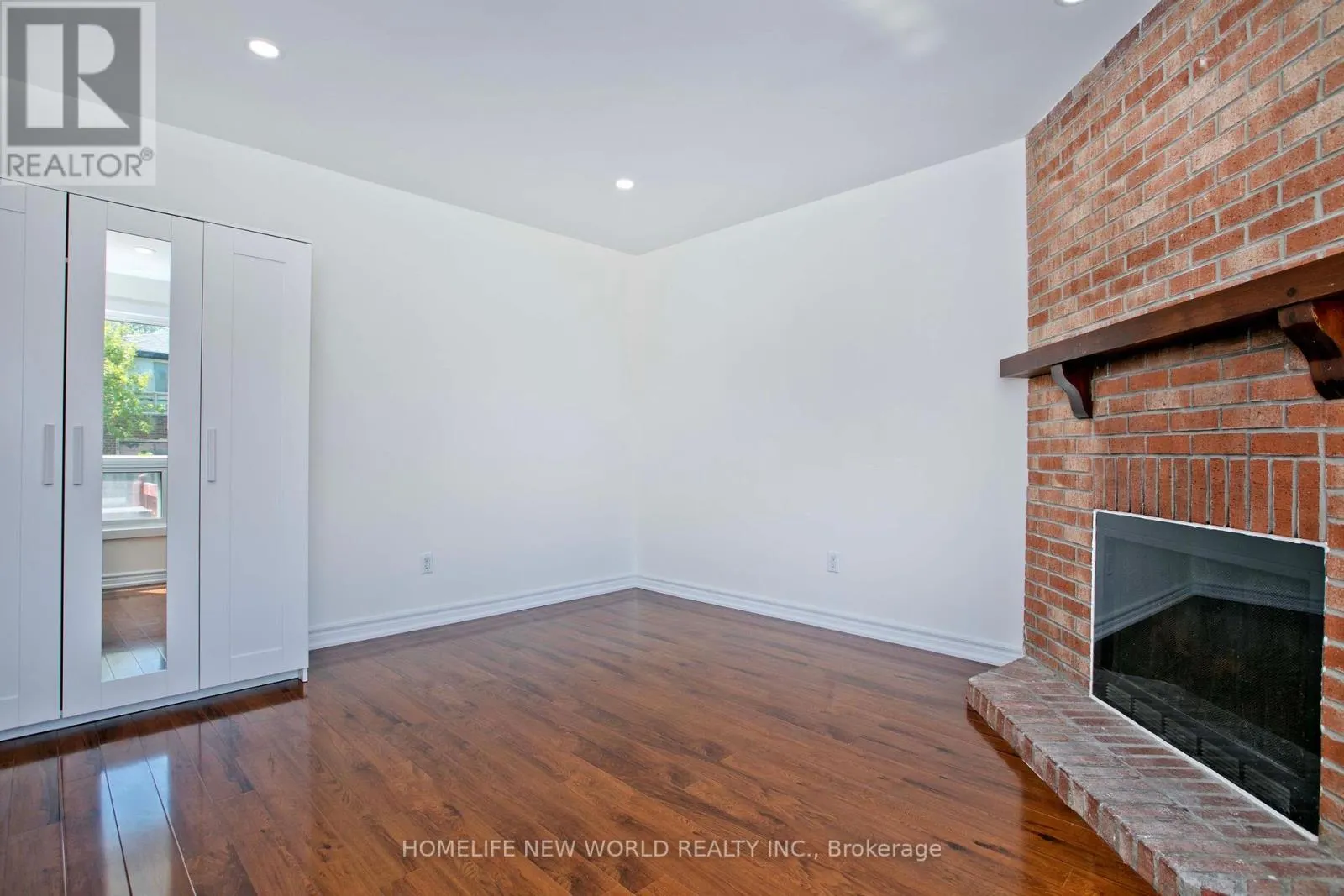 5 HENDON ROAD