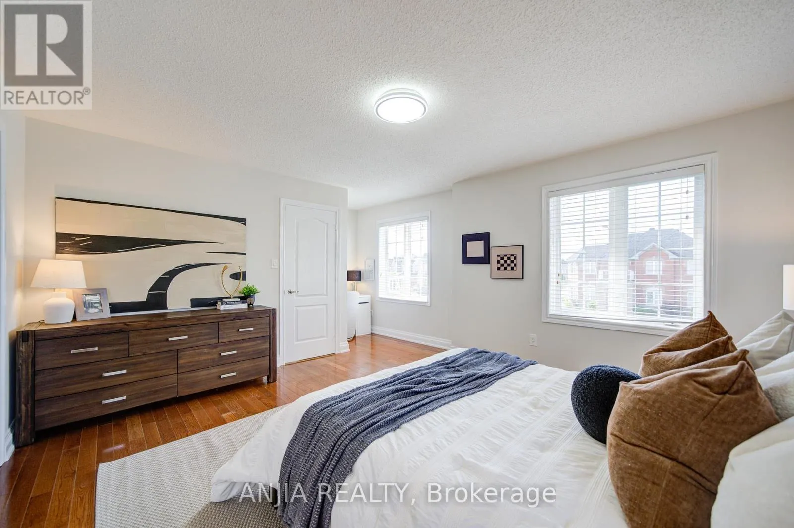 4 JAMES RATCLIFF AVENUE