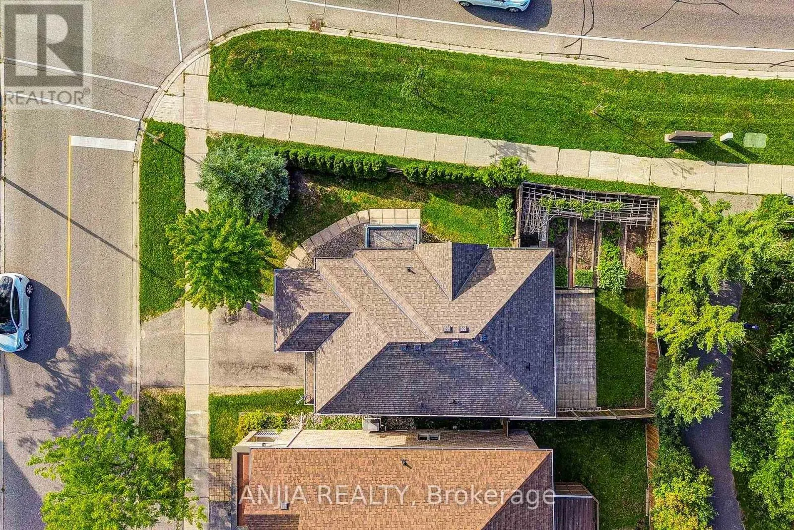 4 JAMES RATCLIFF AVENUE