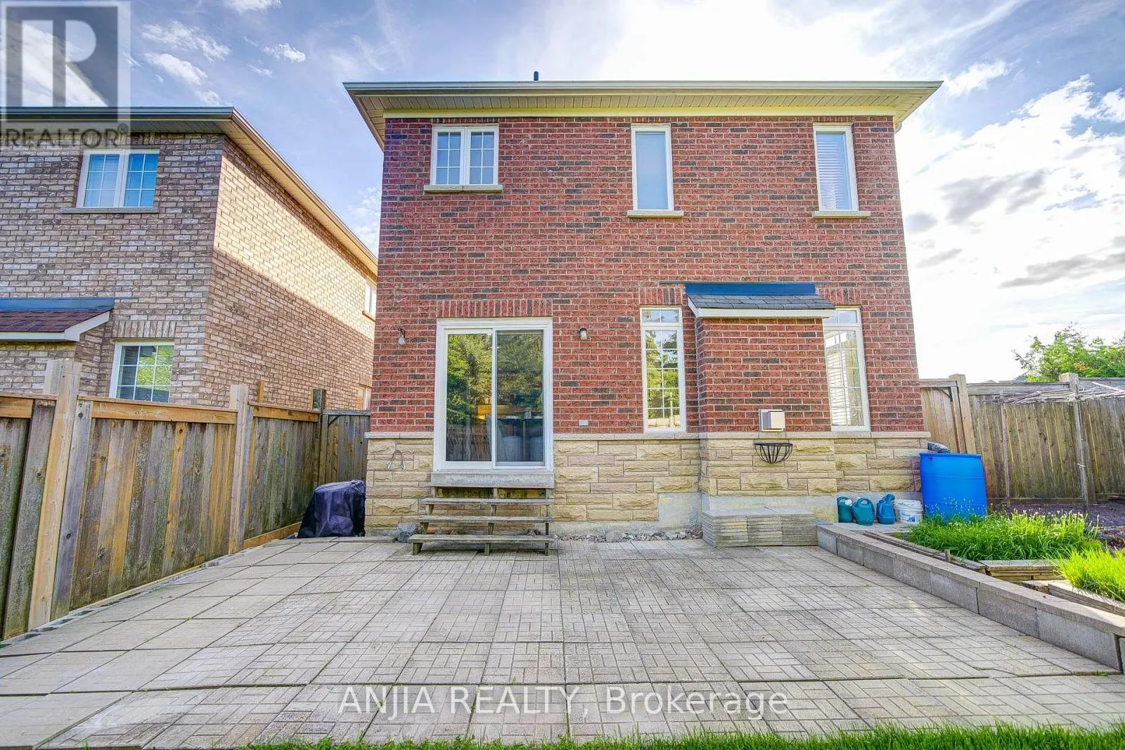 4 JAMES RATCLIFF AVENUE