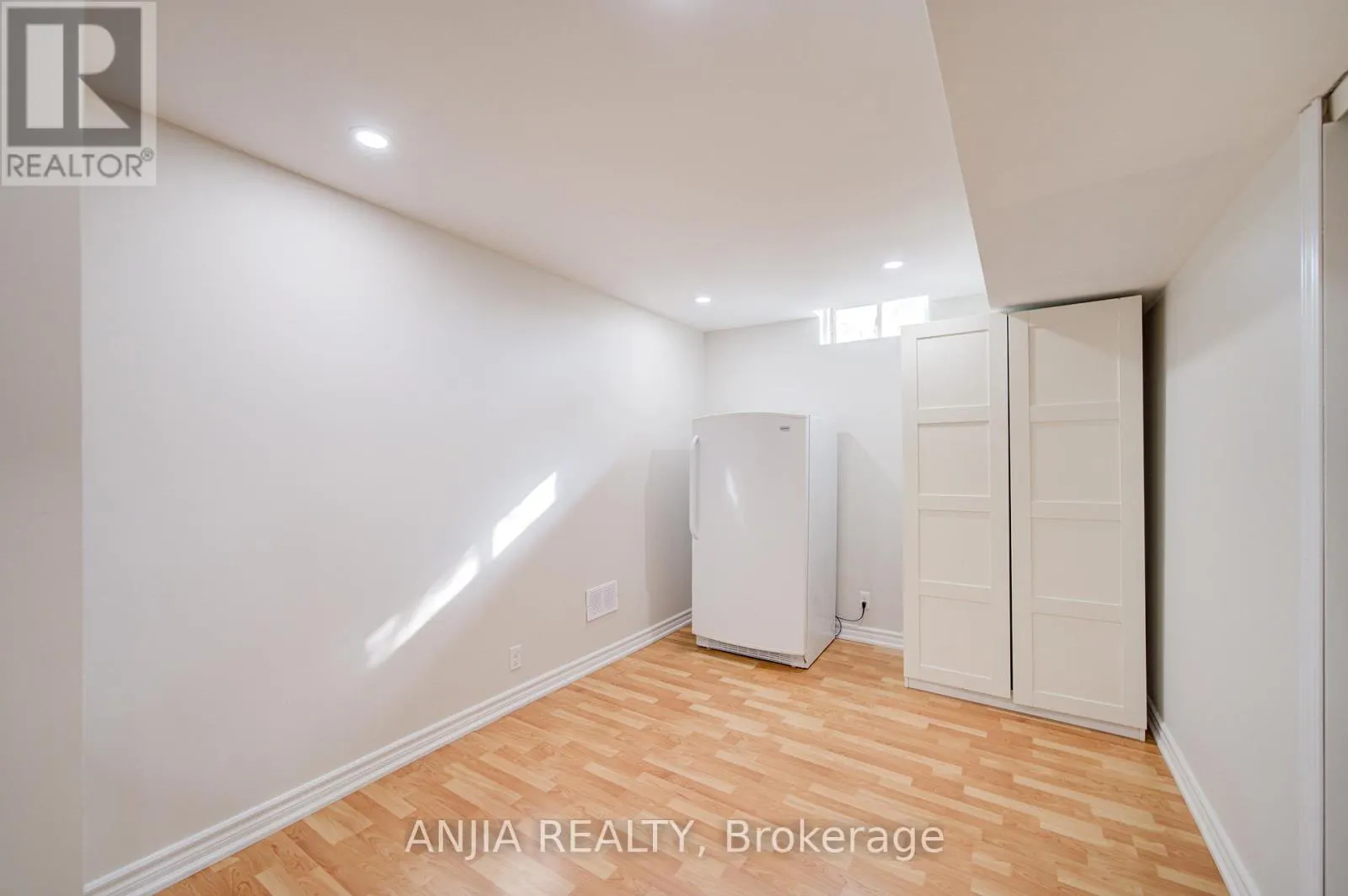 4 JAMES RATCLIFF AVENUE