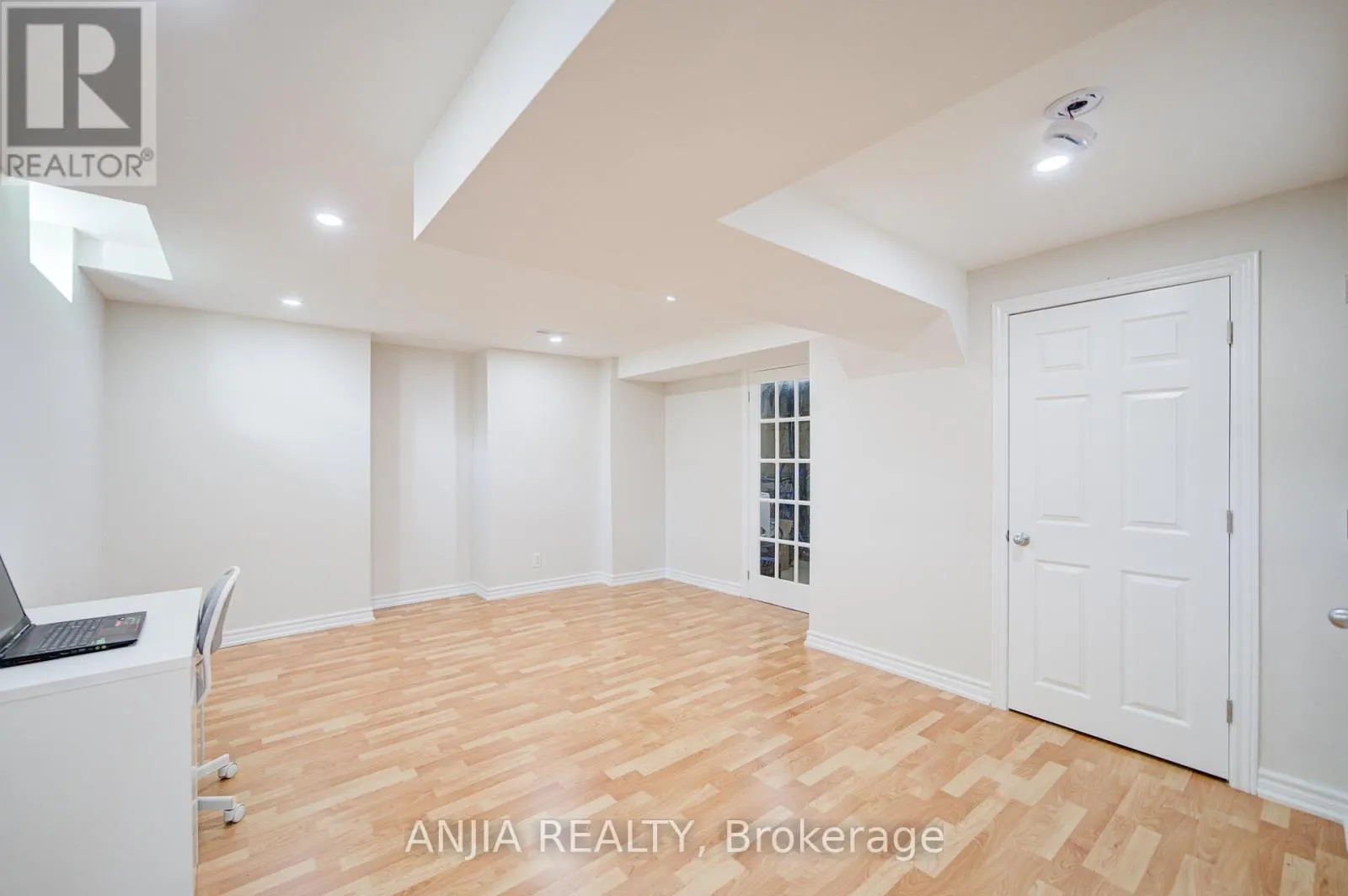 4 JAMES RATCLIFF AVENUE