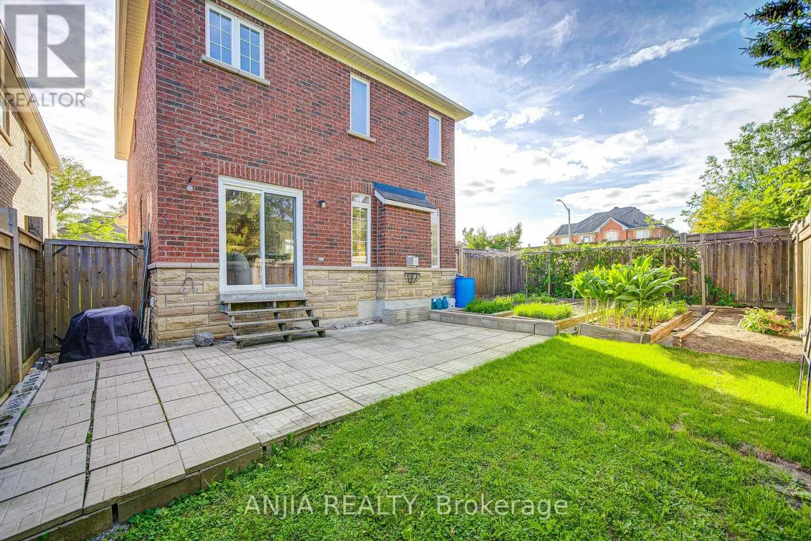 4 JAMES RATCLIFF AVENUE