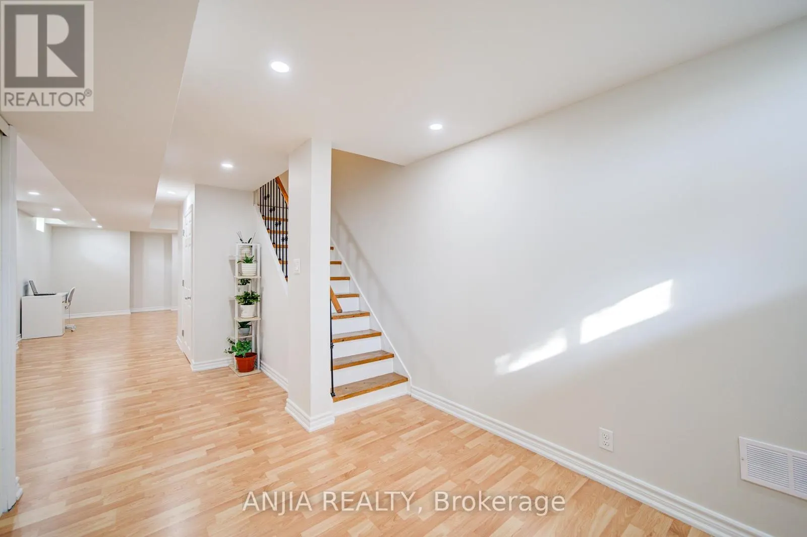 4 JAMES RATCLIFF AVENUE