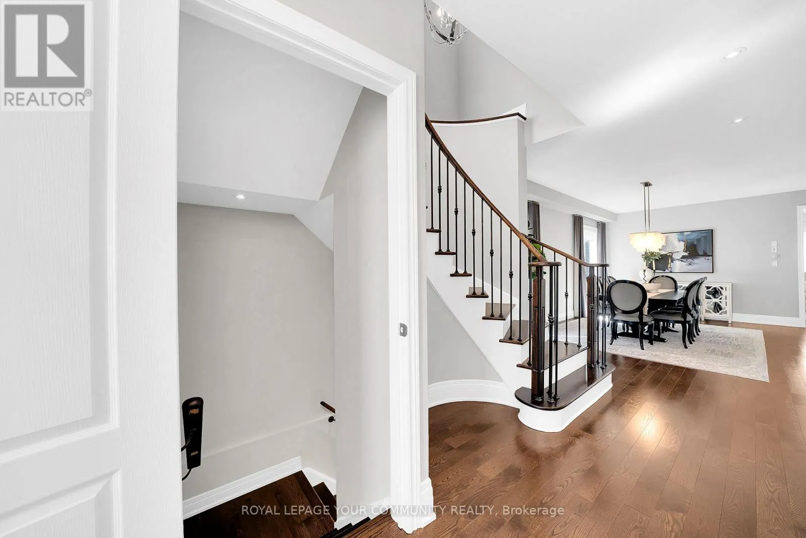 306 WEST LAWN CRESCENT