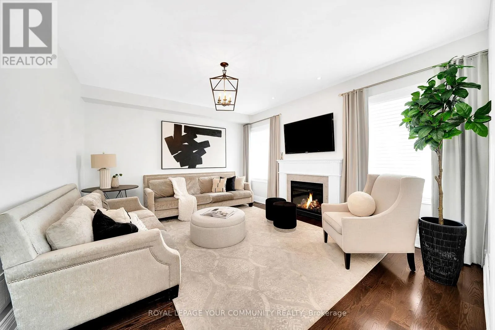 306 WEST LAWN CRESCENT
