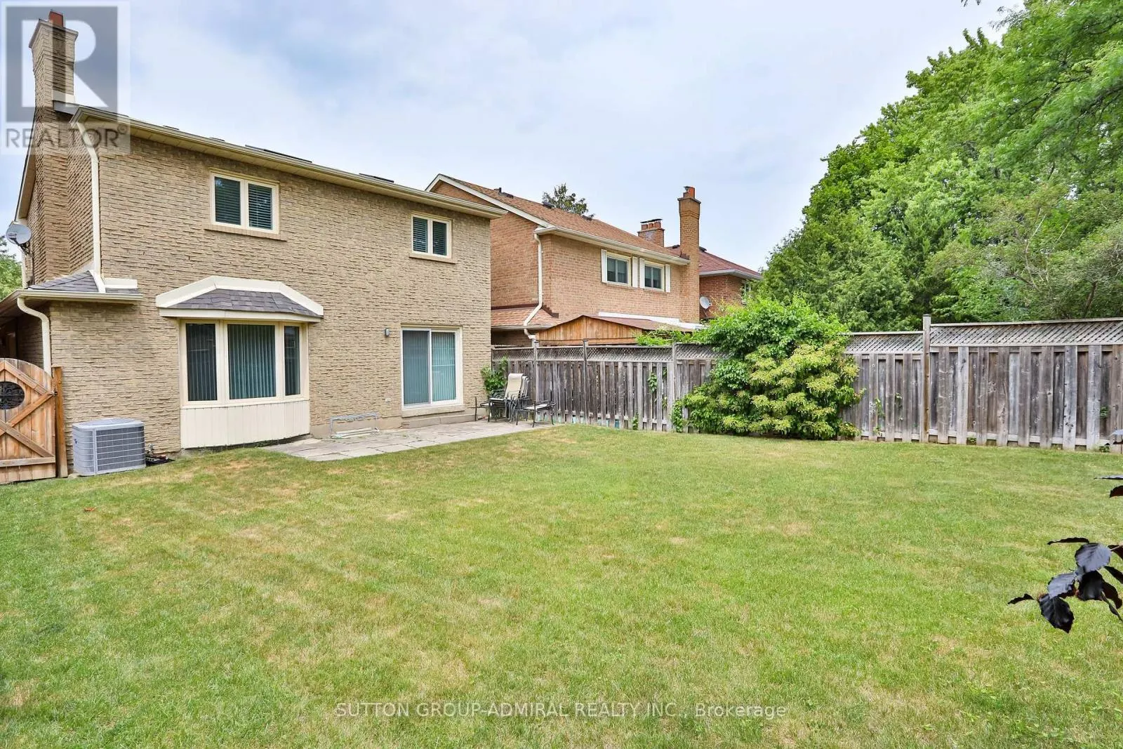 135 HEATHERTON WAY