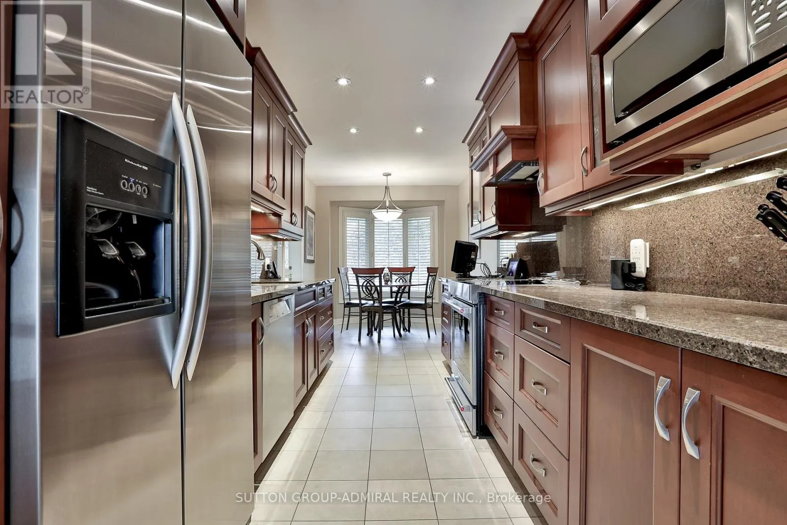 135 HEATHERTON WAY