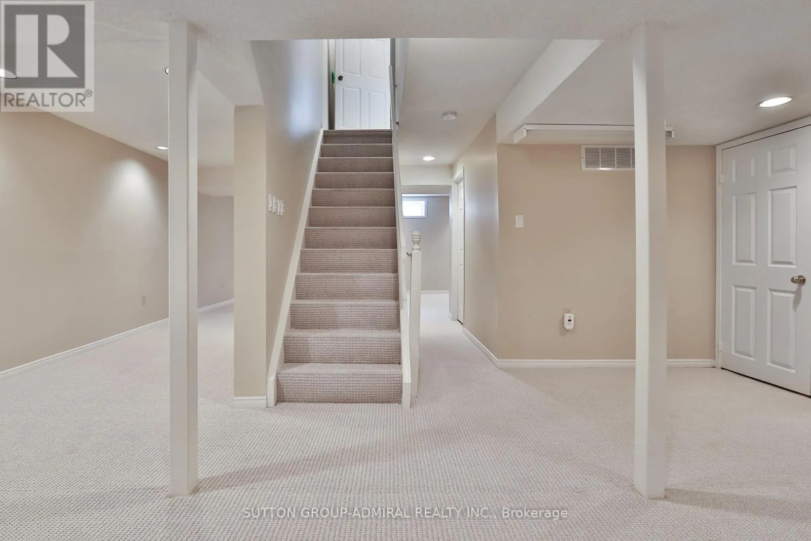 135 HEATHERTON WAY