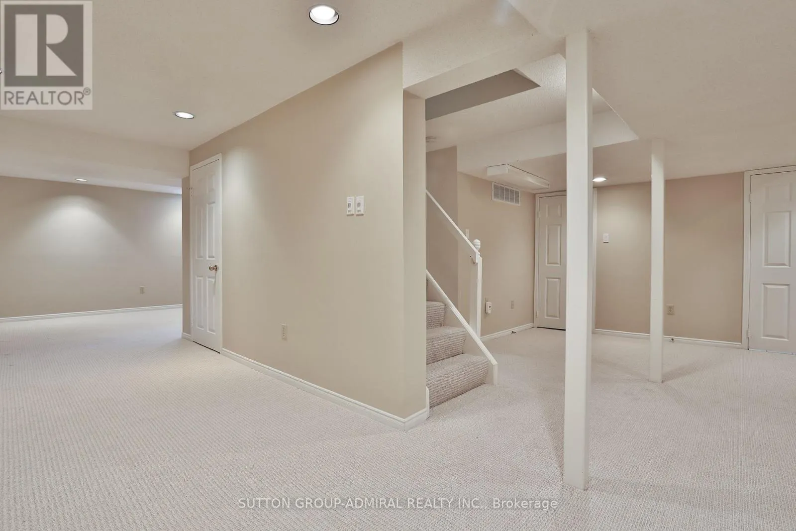 135 HEATHERTON WAY