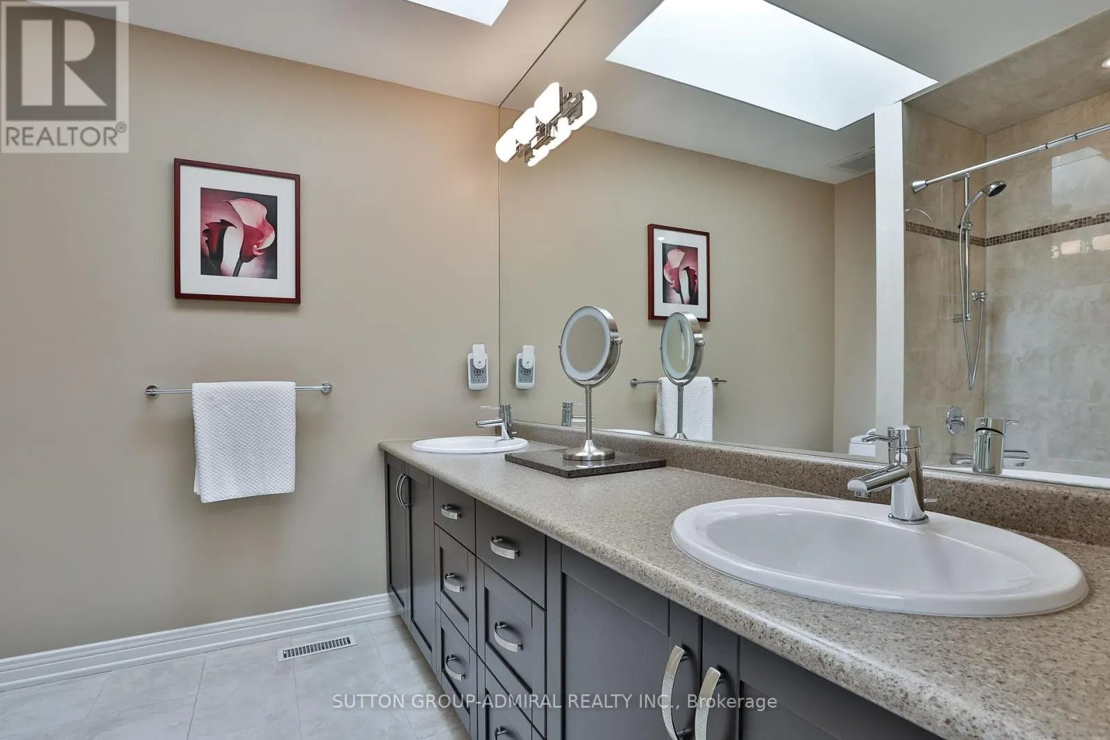135 HEATHERTON WAY