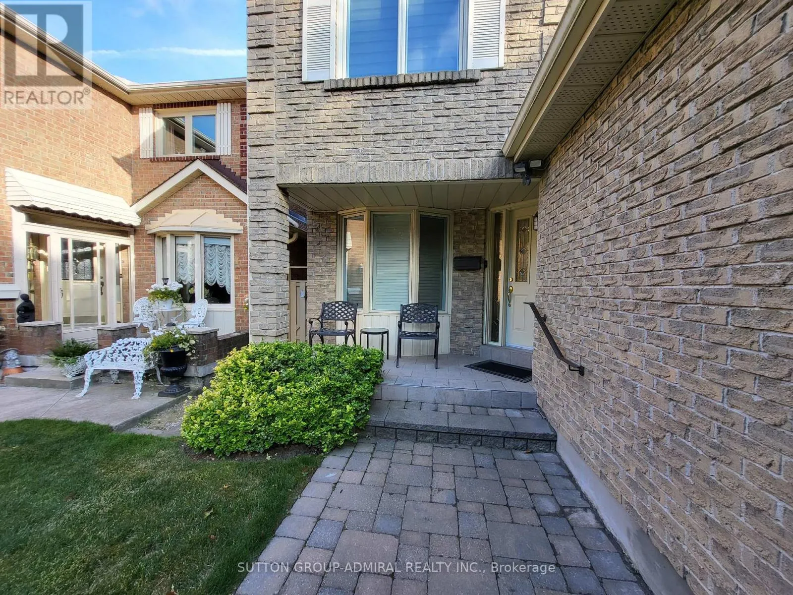 135 HEATHERTON WAY